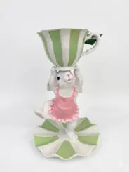 Coelho Decorativo com Xícara e Pires Tea Party 24cm