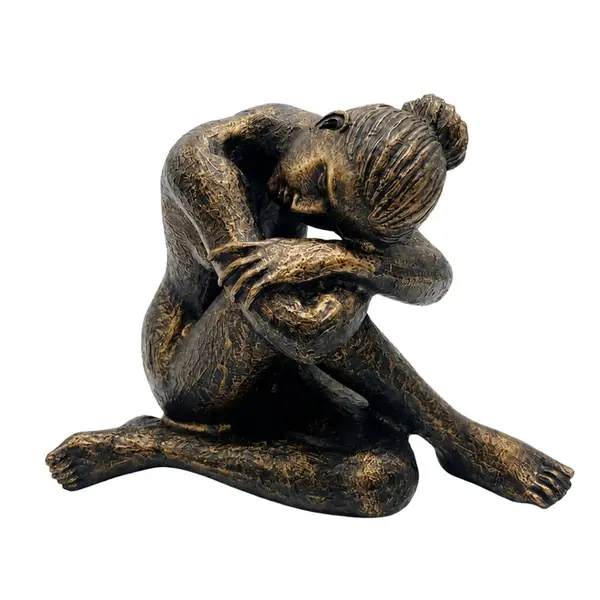 Escultura Resinada Grande Mulher Sentada
