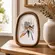 Porta-Retrato Pequeno Decorativo com Moldura Orgânica e Estampa Floral